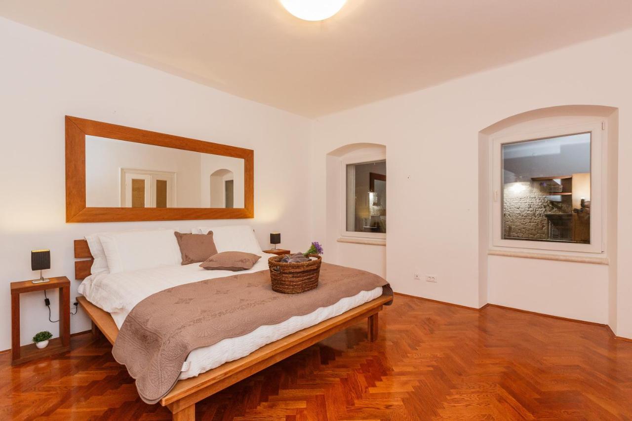 Piazza Dei Signori Penthouse Split