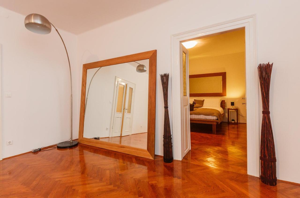 Piazza Dei Signori Penthouse Split