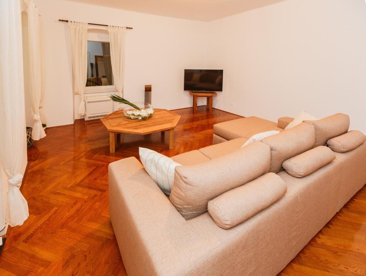 Piazza Dei Signori Penthouse Apartment