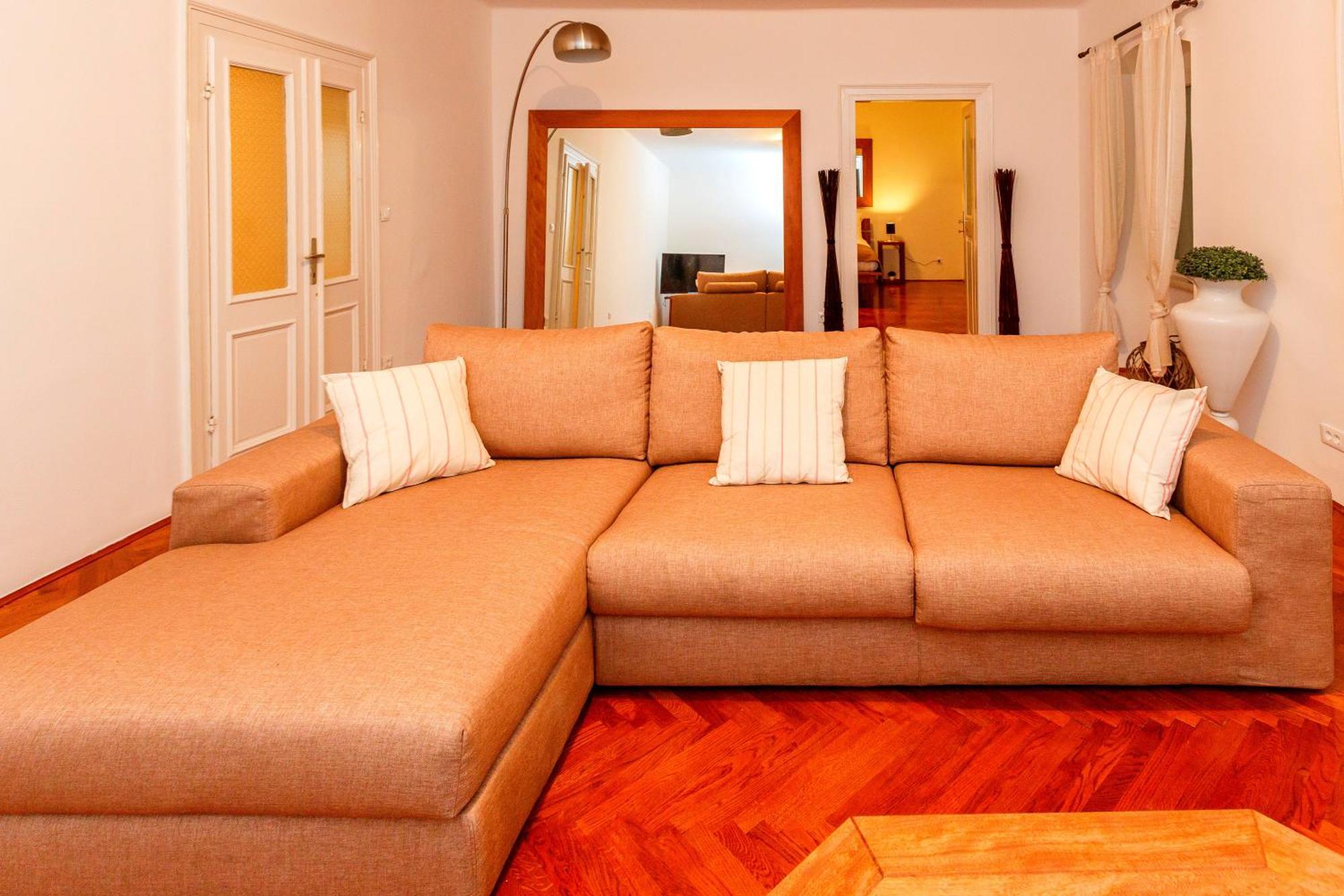 Piazza Dei Signori Penthouse Apartment Split